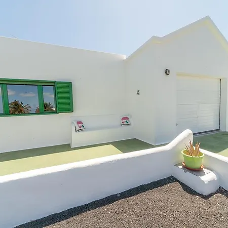 Casita Blanca Mala