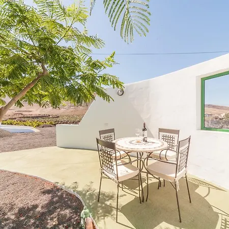 Casita Blanca Mala